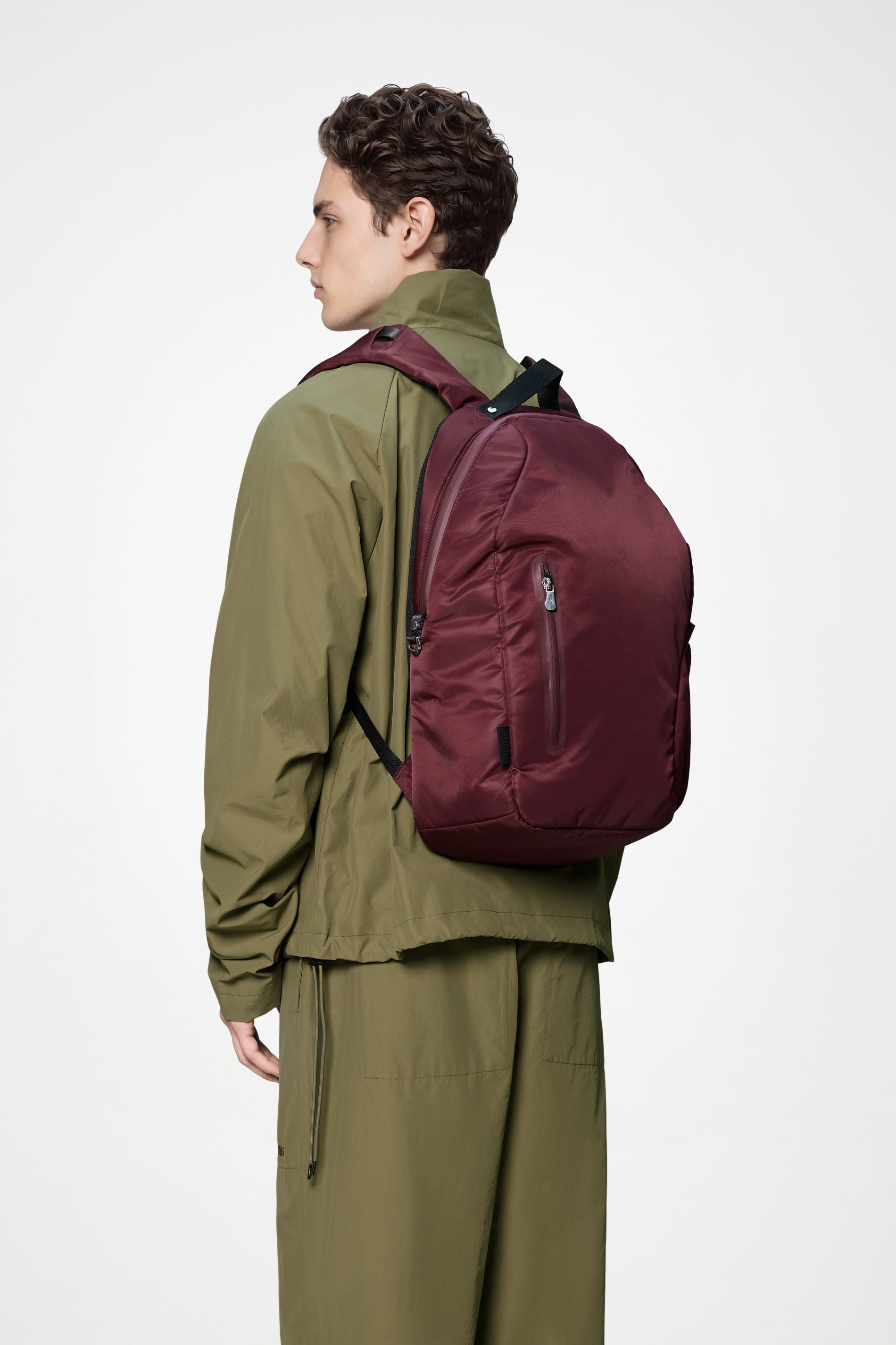 RAINS Delphi Backpack Sip 30L H28.50 x D14 x W47.50 cm Backpack