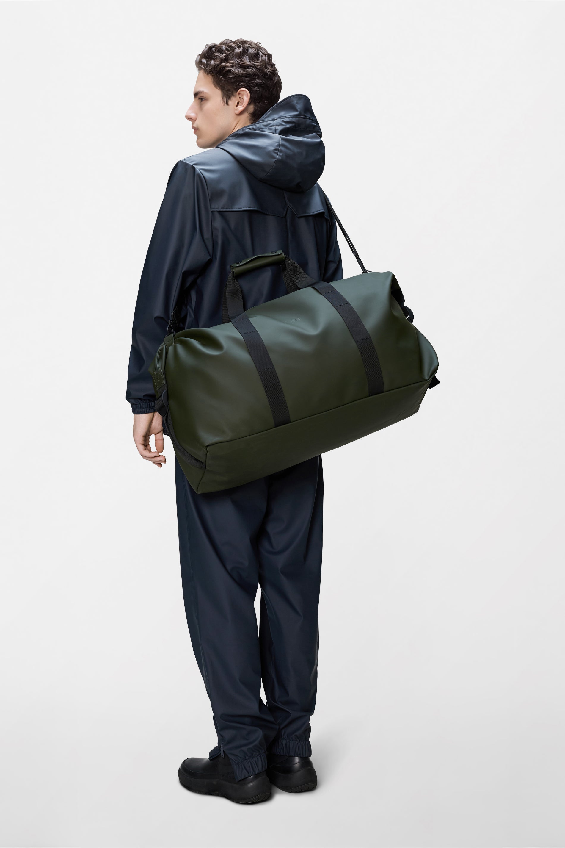 RAINS Hilo Weekend Bag Large Green 47L H29 x D28 x W60 cm Weekender