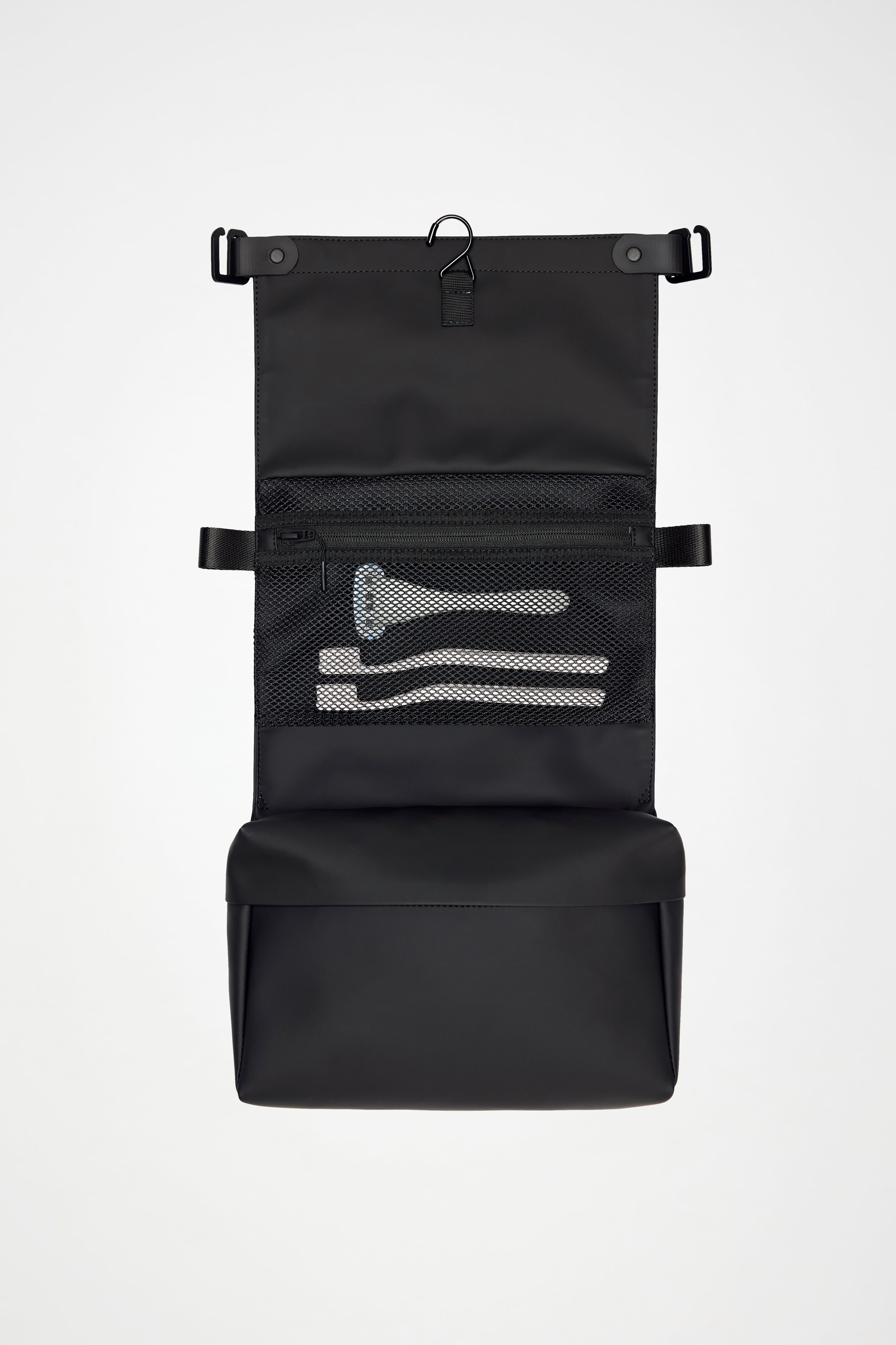 RAINS OTG Wash Bag Black 3.50L H20 x D6 x W27 cm Wash Bag